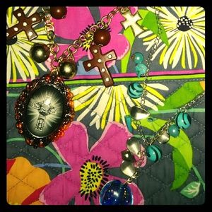 2x necklaces-a) brown b)blue